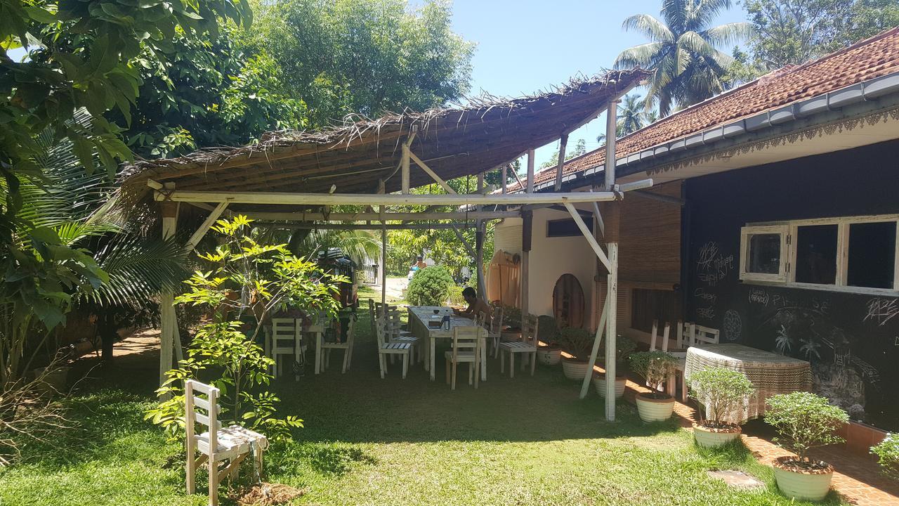 Hostel Surfing Wombats Weligama Zewnętrze zdjęcie