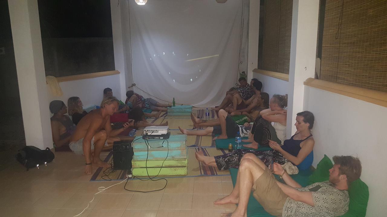 Hostel Surfing Wombats Weligama Zewnętrze zdjęcie