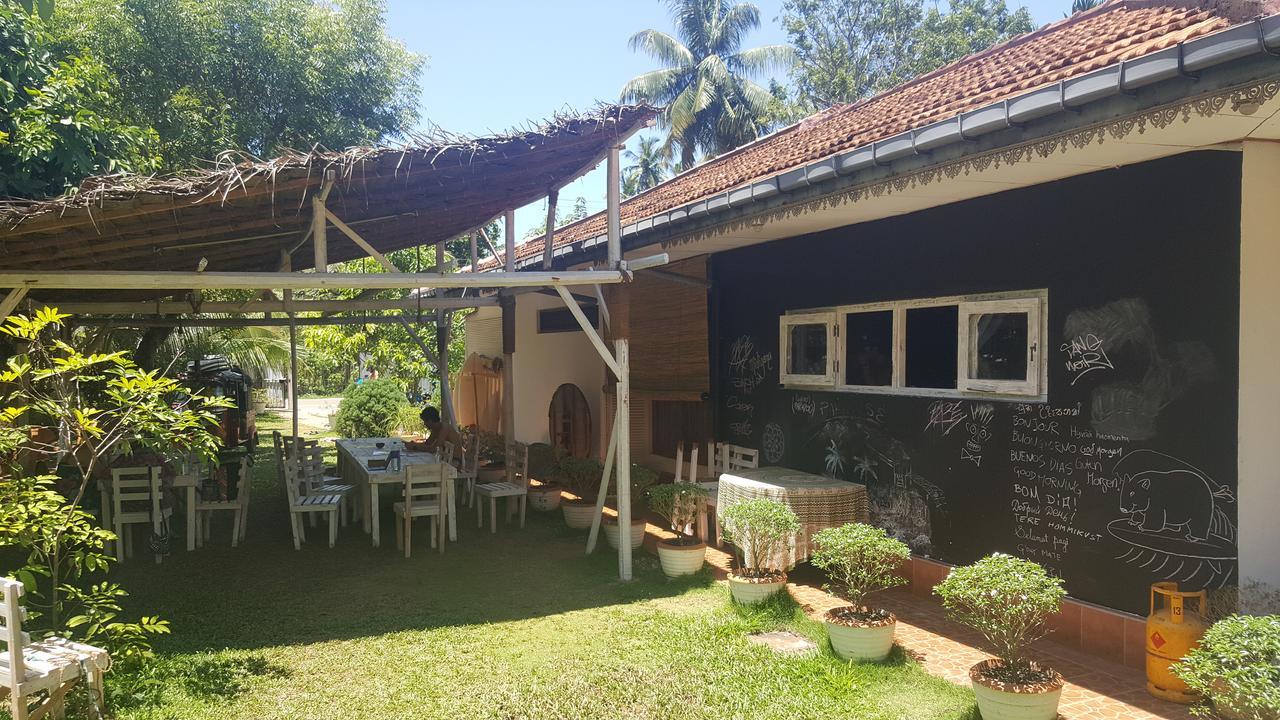 Hostel Surfing Wombats Weligama Zewnętrze zdjęcie