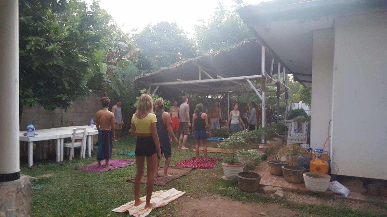 Hostel Surfing Wombats Weligama Zewnętrze zdjęcie